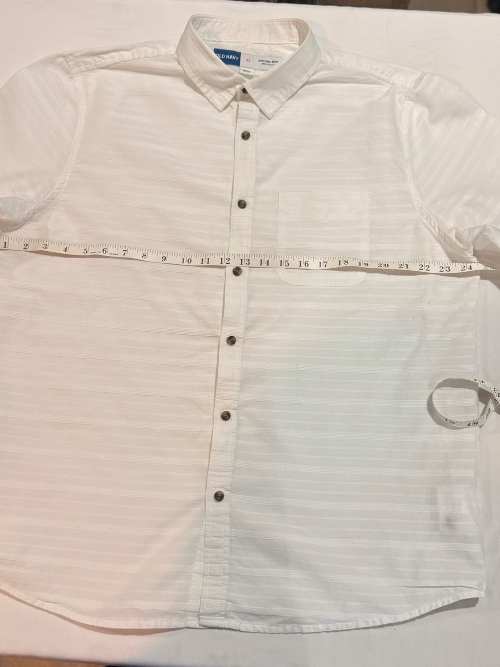 Old Navy White Short-Sleeve Button-Down Shirt with Subtle Stripe